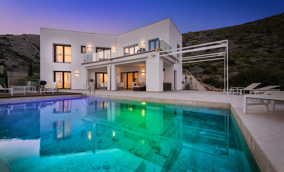 Vista Bahia Holiday Villa in Pollensa