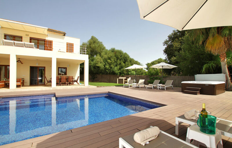 Subach Garden Holiday Villa in Pollensa, Mallorca