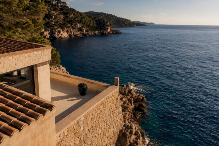 First-line Mallorca residence above Mediterranean coastline