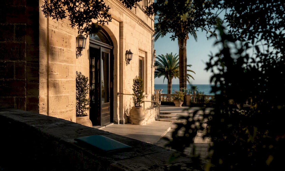 Anonymous Mallorca hotel entrance by the sea