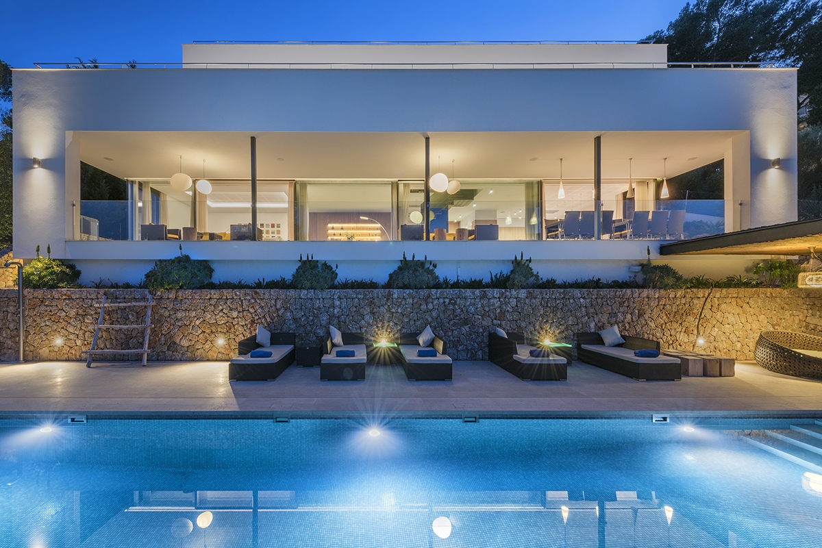 Elevated living with views over the bay in Gotmar — PTP40111ETV